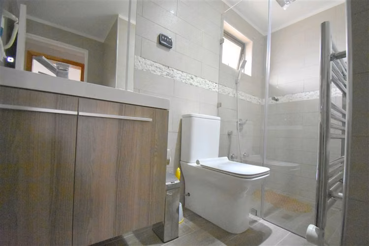 Casa en venta de 6 dorm. en Padre Hurtado