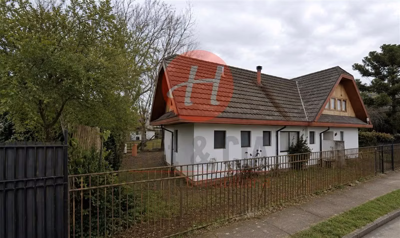 Casa Comerc/Habitac en Arriendo en Av. Alemania 180 M Temuco