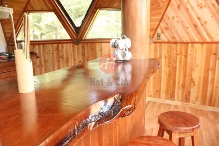 Parcela en venta 5 domos, piscina, tinaja Pucón