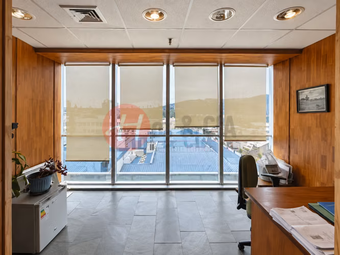 Venta Oficina 56,8 m² con 3 Privados y Estacionamiento