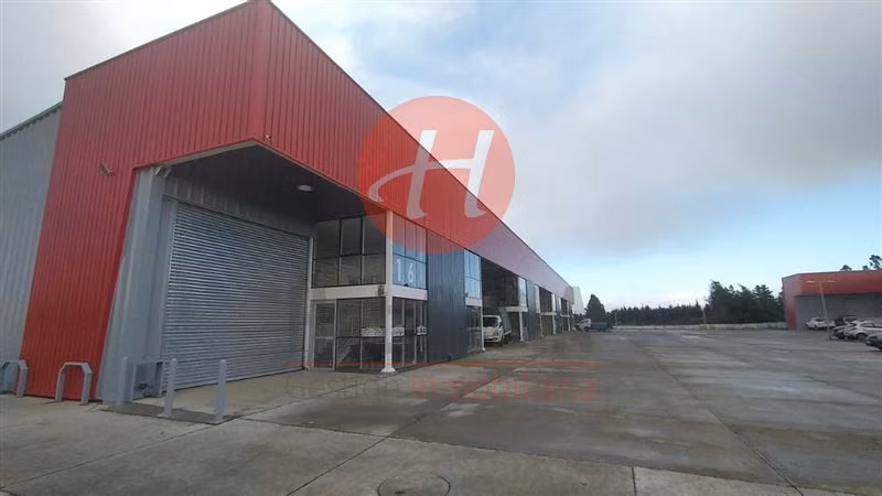 Bodega con Oficinas 300 m en Arriendo Sector Maquehue, Tco
