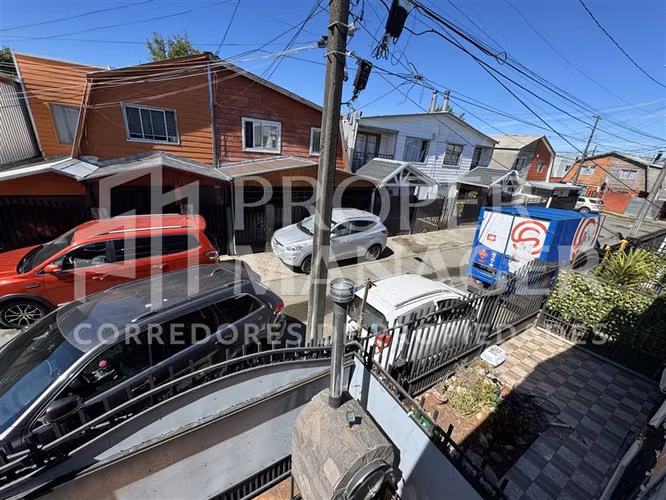 Casa 3 Dormitorios con Estacionamiento Villa Las Crisalidas
