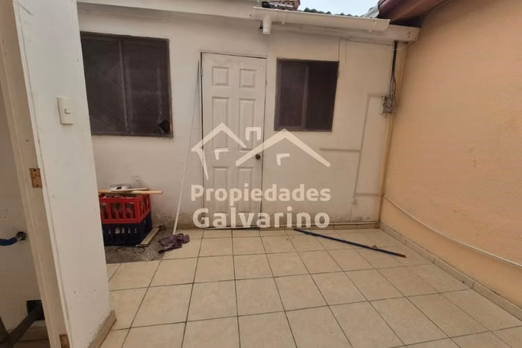Casa en Esquina con Potencial Comercial en La Arboleda