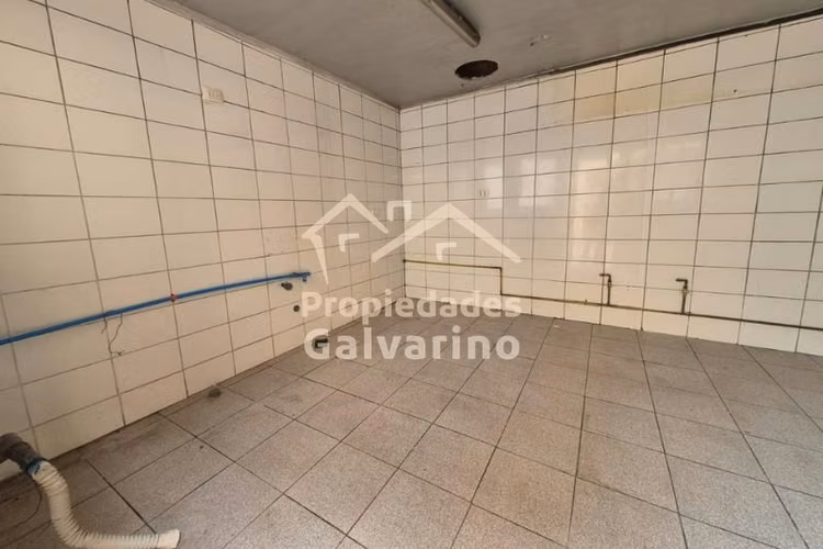 Casa en Esquina con Potencial Comercial en La Arboleda