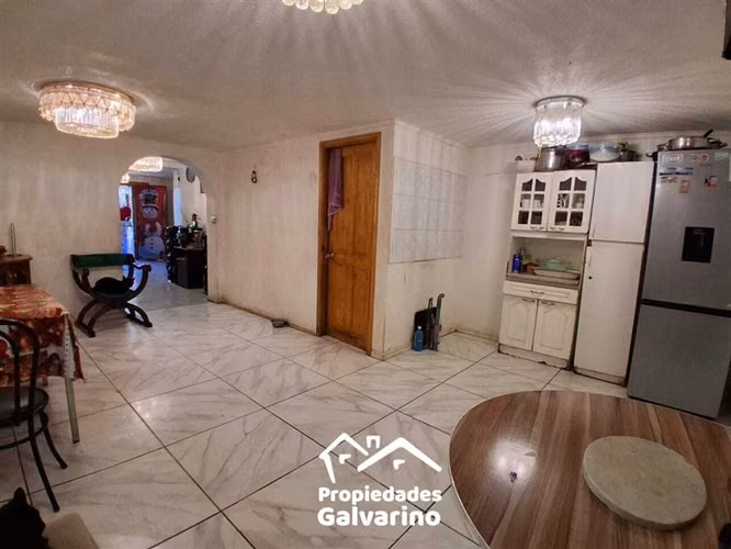 Casa en venta de 4 dorm. en Maipú