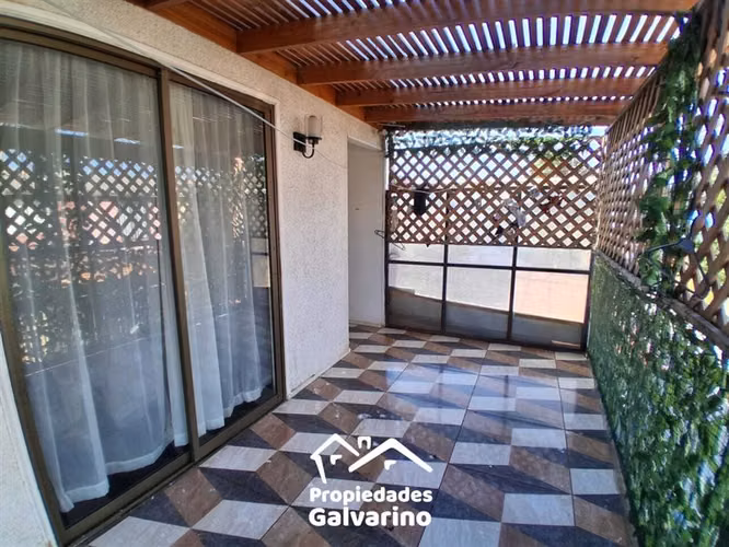 Casa en venta de 4 dorm. en Maipú