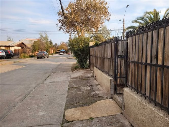 Venta Casa Esquina Sector Tranquilo y Privado La Florida 3D
