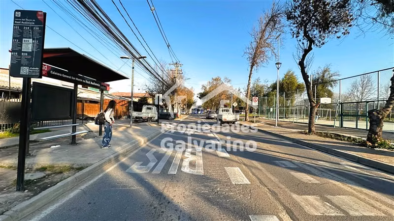 Casa en venta de 4 dorm. en Huechuraba