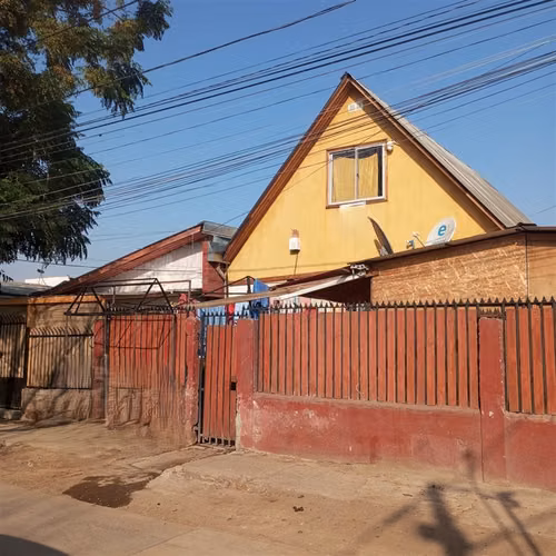 Casa en venta de 3 dorm. en Cerro Navia