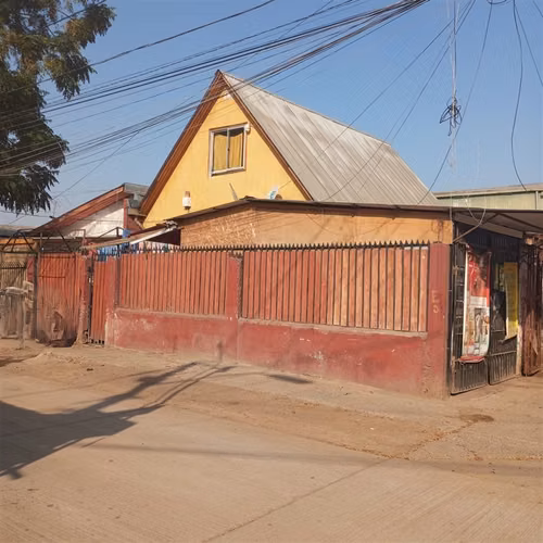 Casa en venta de 3 dorm. en Cerro Navia