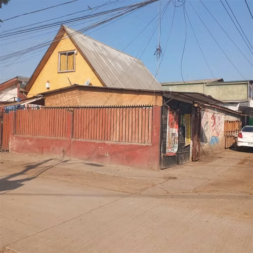 Casa en venta de 3 dorm. en Cerro Navia