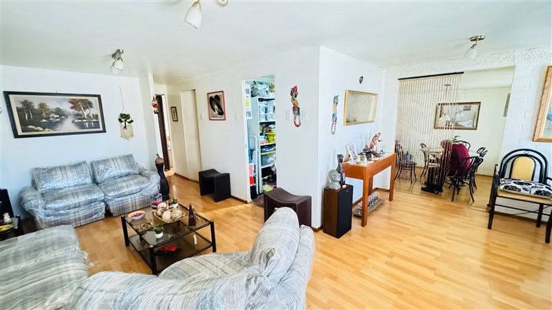 Casa en venta de 3 dorm. en La Granja