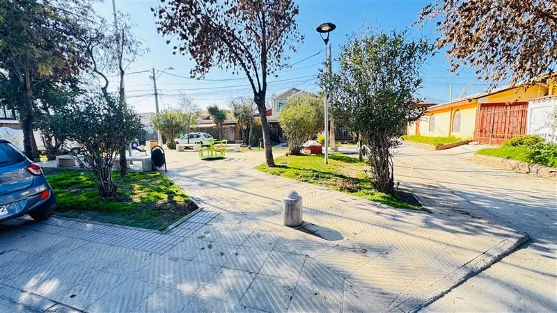 Casa en venta de 3 dorm. en La Granja