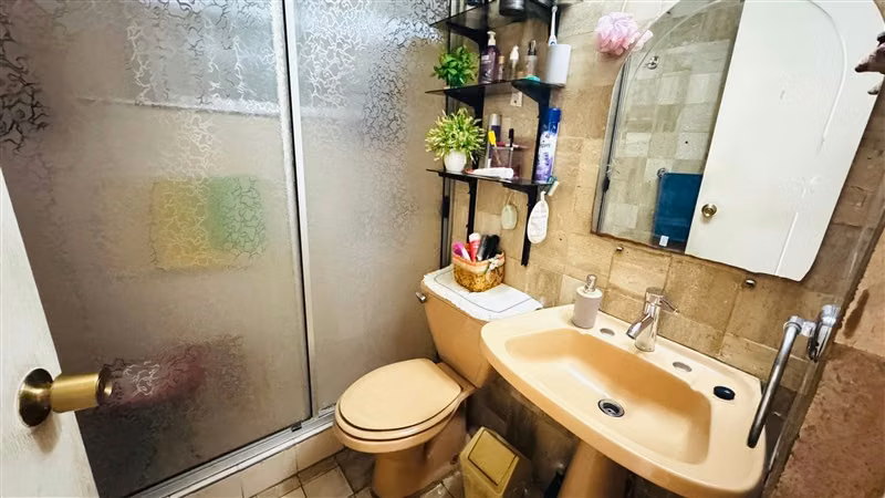 Casa en venta de 3 dorm. en La Granja