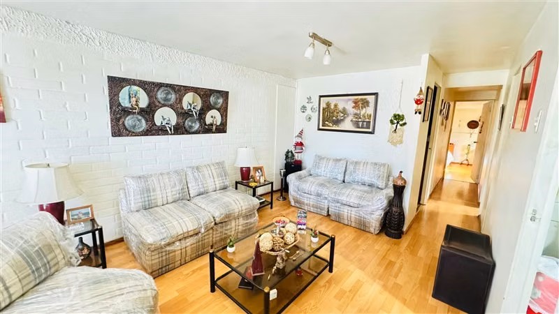 Casa en venta de 3 dorm. en La Granja