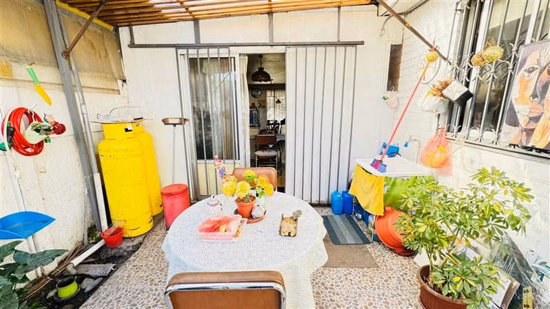 Casa en venta de 3 dorm. en La Granja