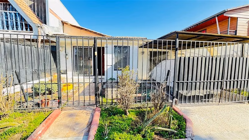 Casa en venta de 3 dorm. en La Granja