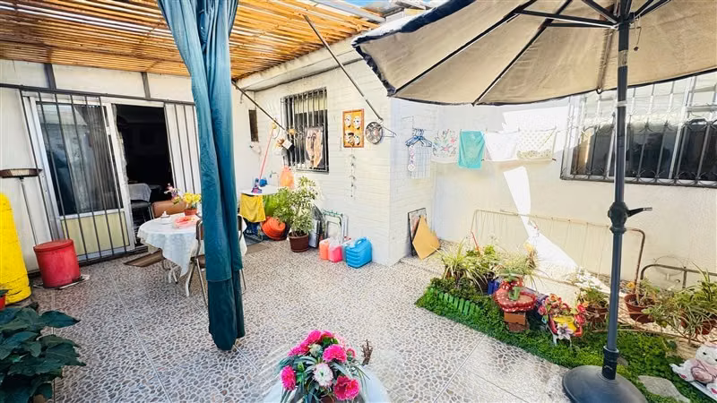 Casa en venta de 3 dorm. en La Granja