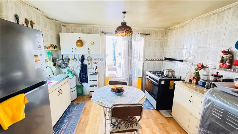 Casa en venta de 3 dorm. en La Granja