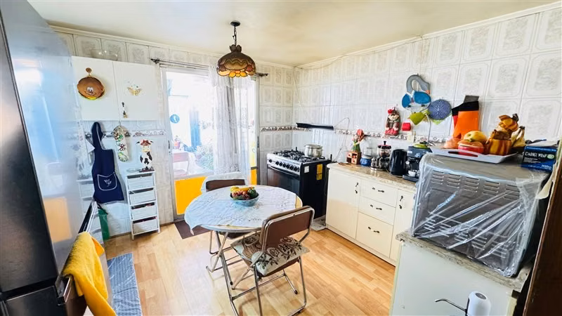 Casa en venta de 3 dorm. en La Granja