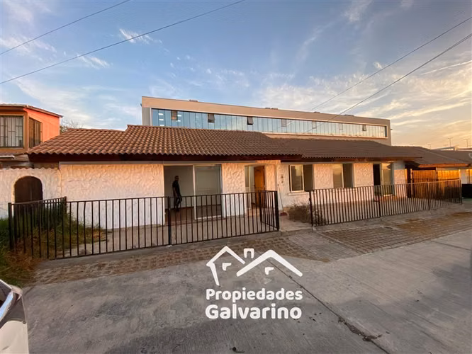 Casa en venta de 5 dorm. en La Serena