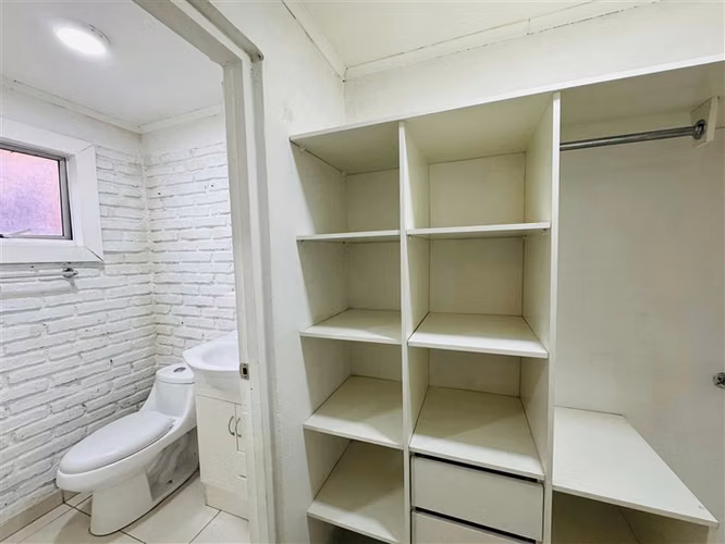 Casa en venta de 8 dorm. en Lampa