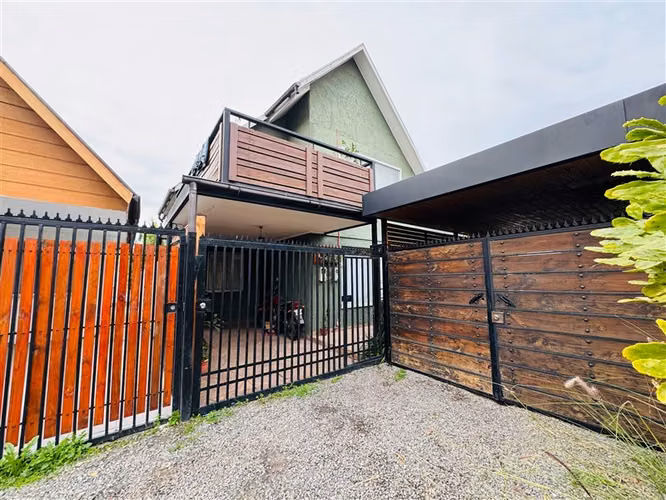 Casa en venta de 8 dorm. en Lampa