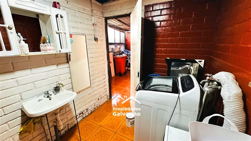 Casa en venta de 4 dorm. en Pudahuel