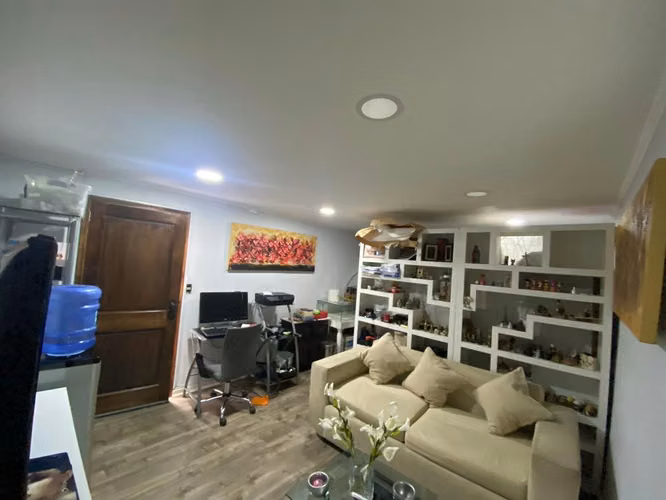 VENTA casa moderna en Piedra Roja, 3D, 3B. Piscina temperada. 2 oficinas.