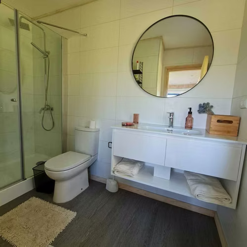 Preciosa casa amoblada en condominio (153456)