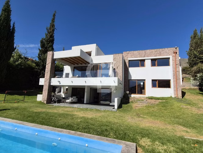 Casa Lo Barnechea | Gran Vista y Entorno Privilegiado