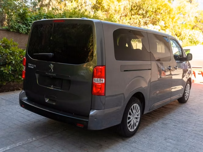 Peugeot Traveller Blue Hdi 180 2024