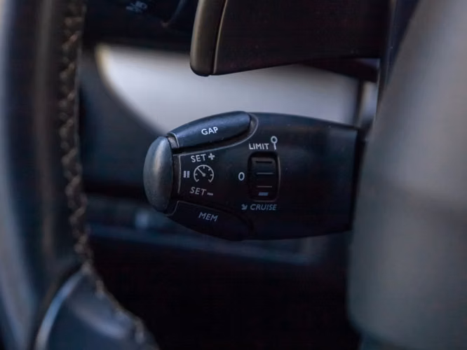 Peugeot Traveller Blue Hdi 180 2024