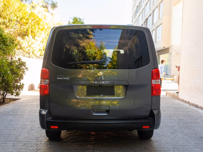 Peugeot Traveller Blue Hdi 180 2024