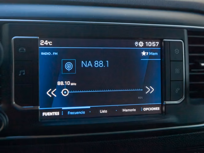 Peugeot Traveller Blue Hdi 180 2024