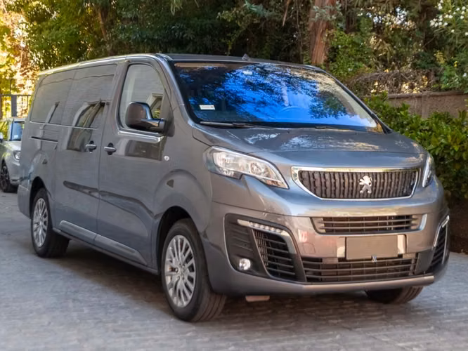 Peugeot Traveller Blue Hdi 180 2024