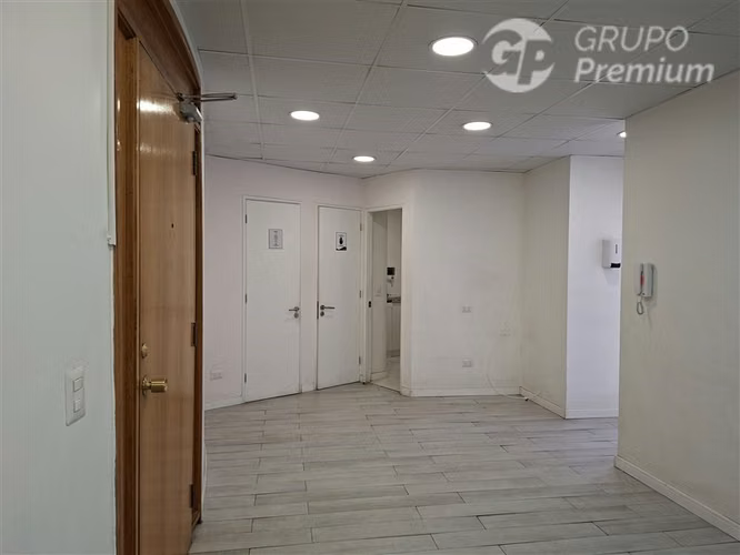 Oficina en venta en Santiago conexión directa Metro Uchile