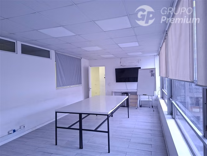 Oficina en venta en Santiago conexión directa Metro Uchile