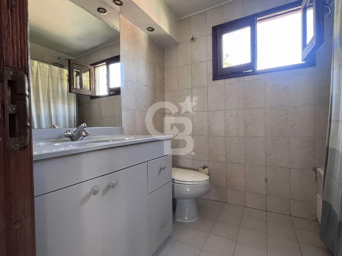 Casa familiar, excelente ubicación y conectividad