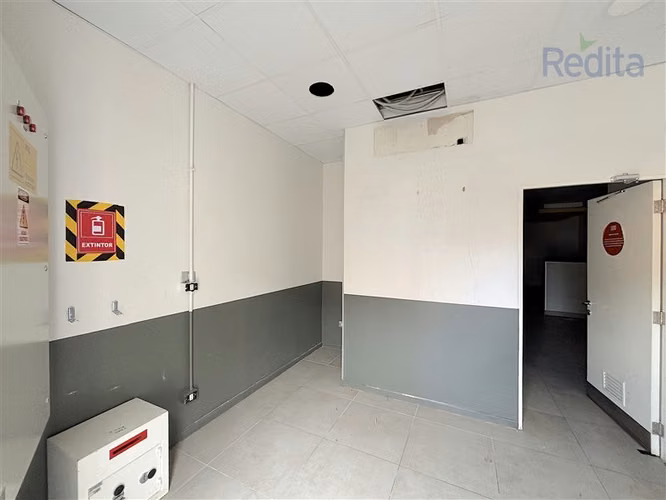 Local comercial 1er Piso 78,7m strip Av. La Florida