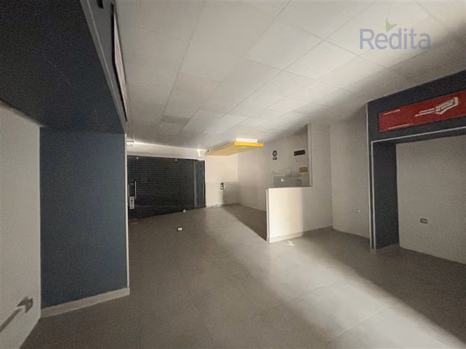 Local comercial 1er Piso 78,7m strip Av. La Florida