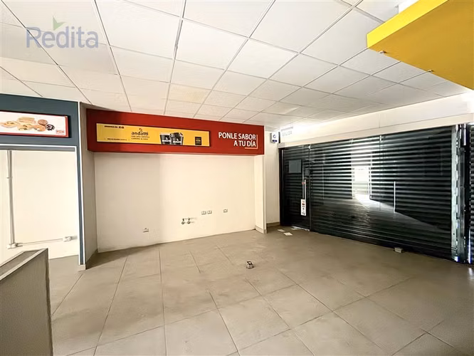 Local comercial 1er Piso 78,7m strip Av. La Florida