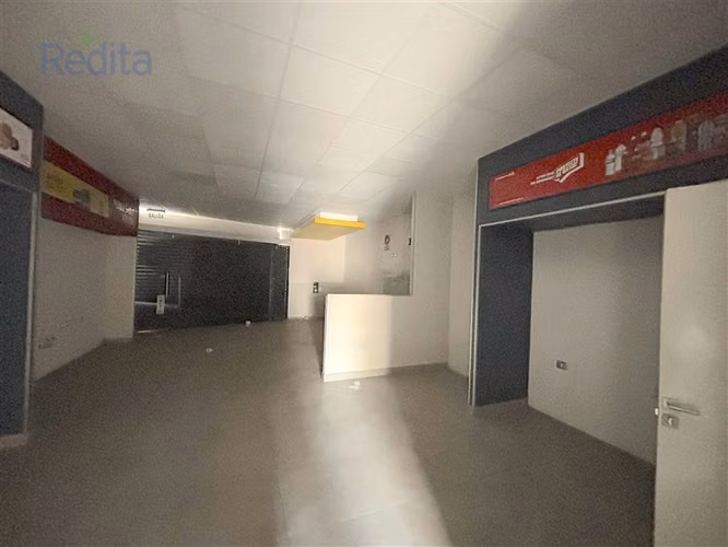 Local comercial 1er Piso 78,7m strip Av. La Florida