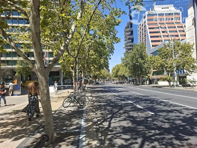 Oficina en venta 6 privados y 8 estacionamientos Las Condes - Imagen 20