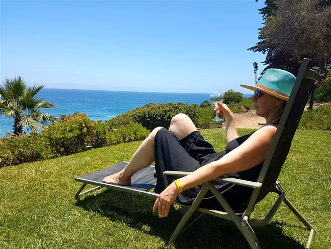 Primera línea, 1er piso a mts de playa, con jardin Santorini