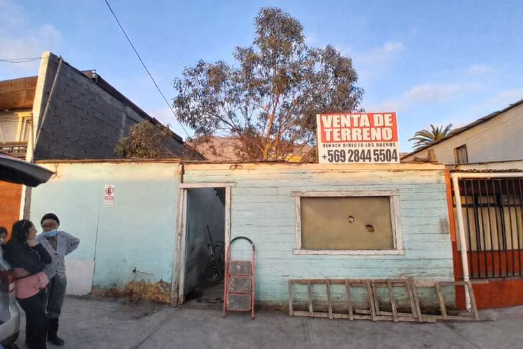 VENTA TERRENO 229m² - ZONA ESTRATÉGICA AV. LOS HÉROES DE LA CONCENTRACIÓN