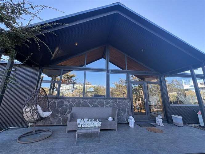ELEGANTE Y MODERNA PROPIEDAD, 4D 4B 450M2 RIO SECO