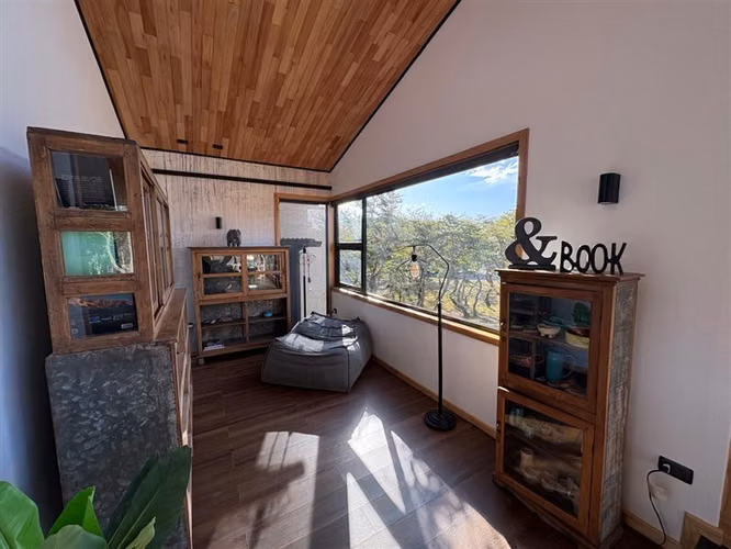 ELEGANTE Y MODERNA PROPIEDAD, 4D 4B 450M2 RIO SECO