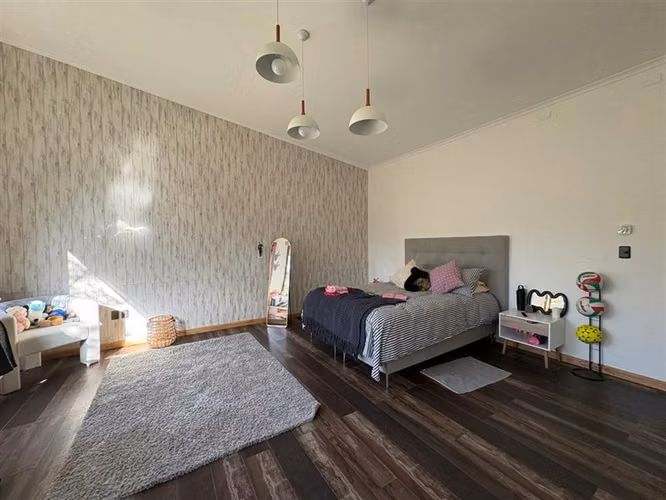 ELEGANTE Y MODERNA PROPIEDAD, 4D 4B 450M2 RIO SECO