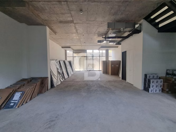 Local Comercial de 2 Pisos en Vitacura